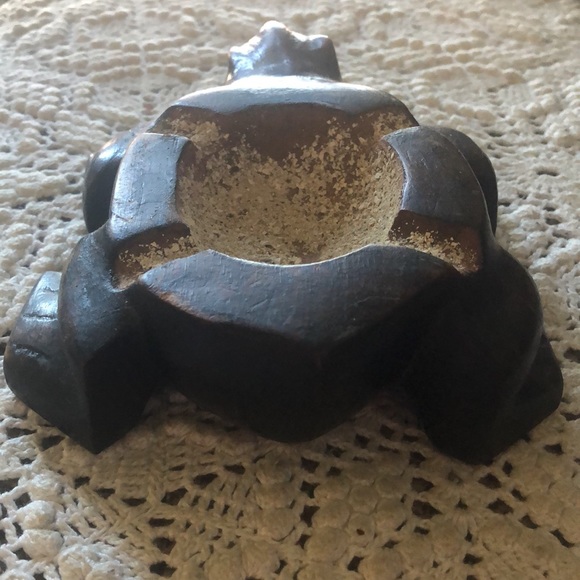 Ashtray carved wood turtle not signed zero flaws super cute solid 6 1/2” Trinket - Picture 4 of 9